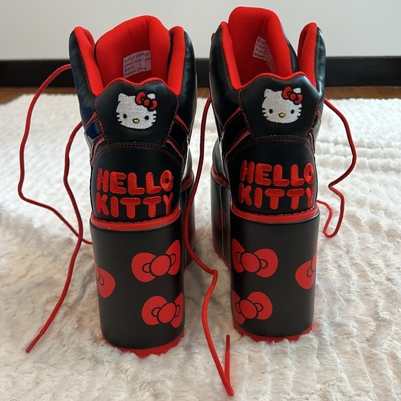 Y. R. U. QOZMO HELLO KITTY BOW BLACK/RED Hello Kitty Platform Sneaker Shoe 8 - Picture 7 of 9